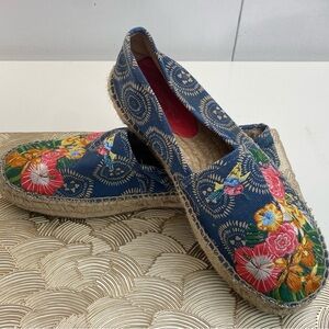 Johnny Was Embroidered Espadrille Slip on Flats Blue Floral